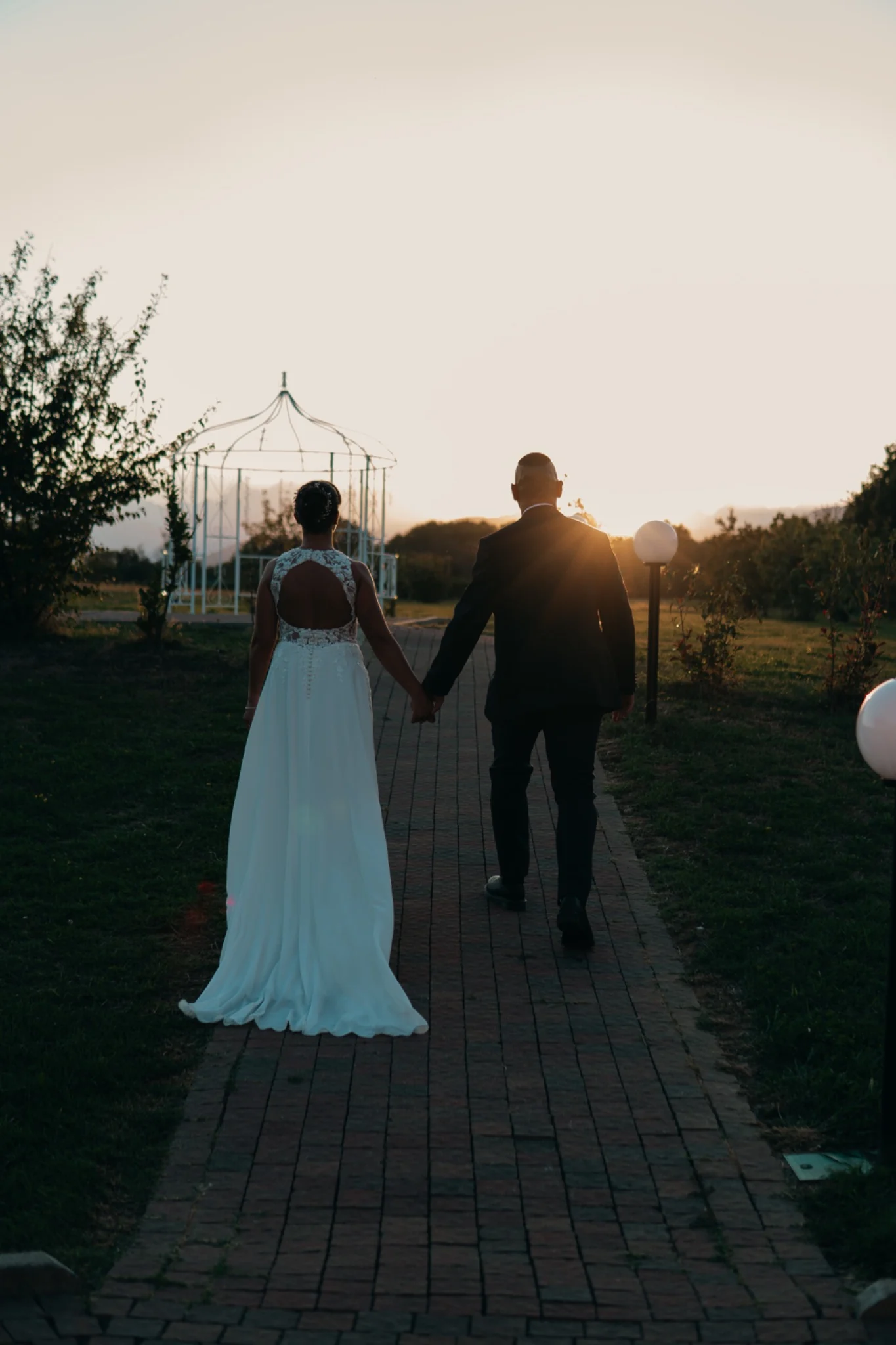 Wedding film Torino - sposi al tramonto